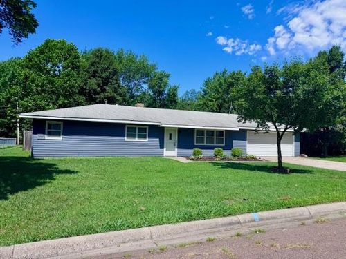 1012 Meadowbrook Rd E, Iola, KS, 66749-2112 | Card Image