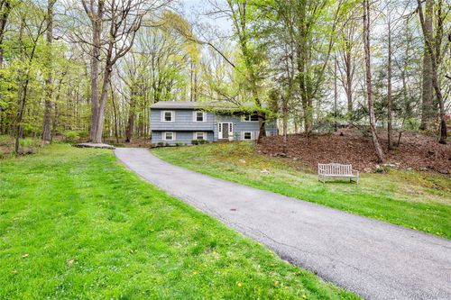 12 Westview Dr, Katonah, NY, 10536-2204 | Card Image