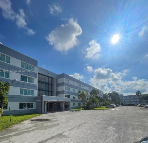 c4d-14840 Naranja Lakes Blvd, Homestead, FL, 33032-8335 | Card Image