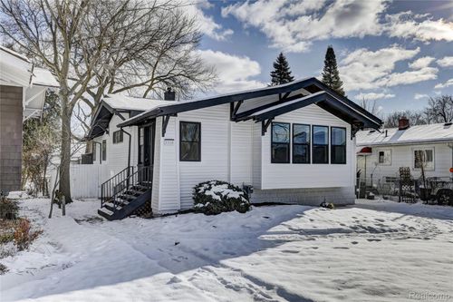 3110 N Main St, Royal Oak, MI, 48073-3422 | Card Image