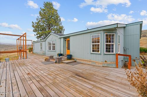 14190 N Wenas Rd, Selah, WA, 98942-9192 | Card Image