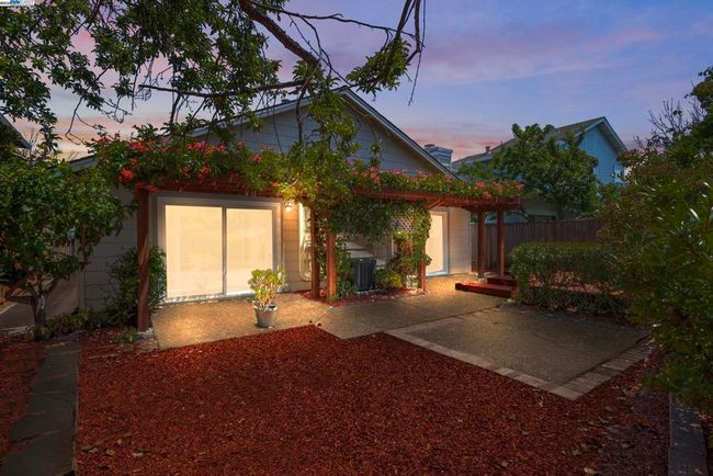 139 Justin Cir, House other with 3 bedrooms, 2 bathrooms and 2 parking in Alameda CA | Image 28