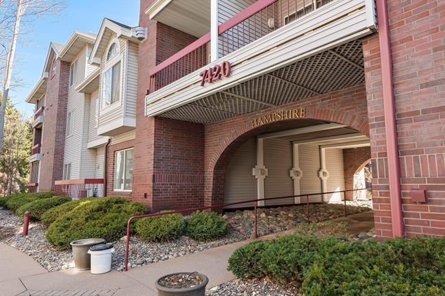 HOA benefits include heat, cable/internet, water, trash, recycling, outdoor maintenance and membership to Edinburgh Park. | Image 18