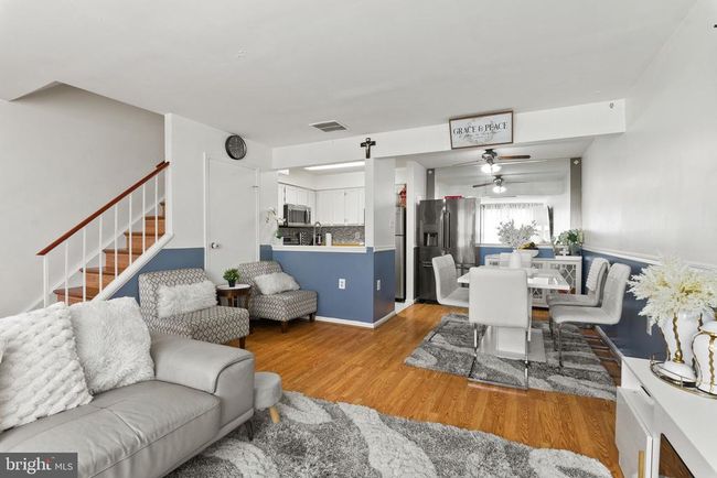 10464 Paradise Ct, Townhouse with 3 bedrooms, 2 bathrooms and null parking in MANASSAS VA | Image 6