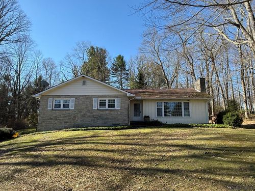 124 Westview Dr, Johnstown, PA, 15905-5524 | Card Image