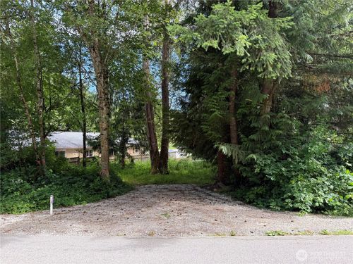 688 Rainbow Dr, Sedro Woolley, WA, 98284-9568 | Card Image