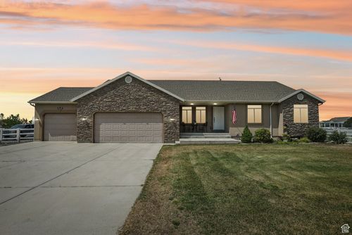 340 W Wrathall Ln, Grantsville, UT, 84029-9375 | Card Image