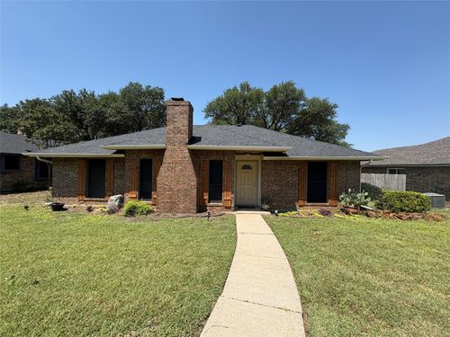 2000 Azalea St, Denton, TX, 76205-7477 | Card Image