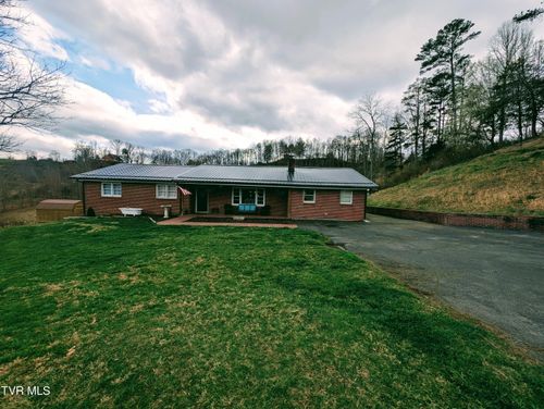 246 The New Road, Clintwood, VA, 24228 | Card Image