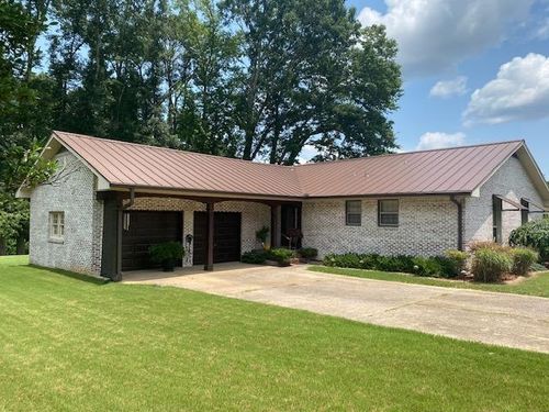 802 Rebel Dr, Tuscumbia, AL, 35674-3102 | Card Image