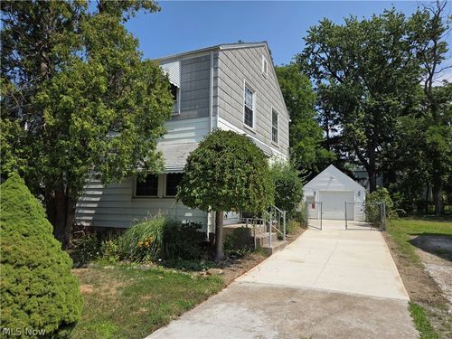 1501 E 248th St, Euclid, OH, 44117-1235 | Card Image