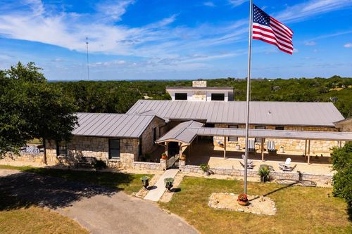 34 Canyon Ridge Vw, Kerrville, TX, 78028-1743 | Card Image