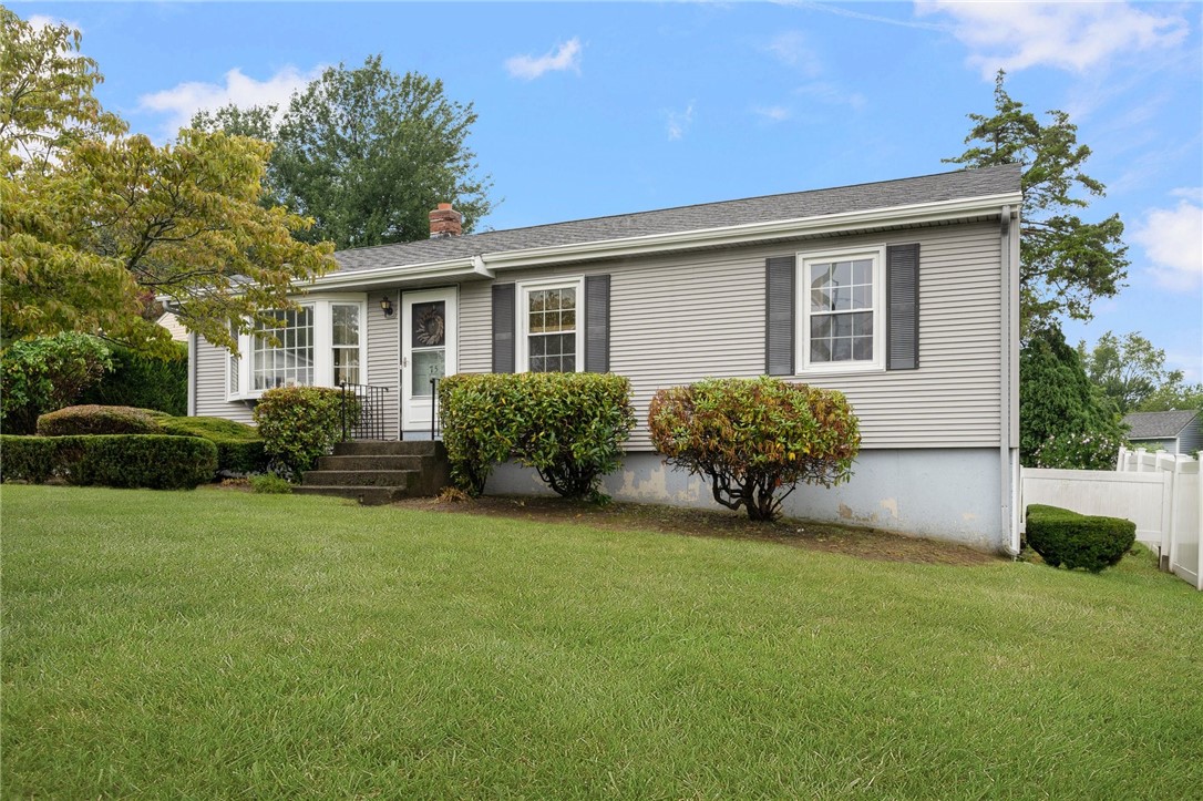 Leawood Dr, Cranston, RI 02920