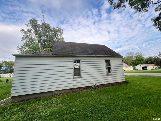 14084 E State Highway 9, House other with 3 bedrooms, 1 bathrooms and null parking in Fiatt IL | Image 6