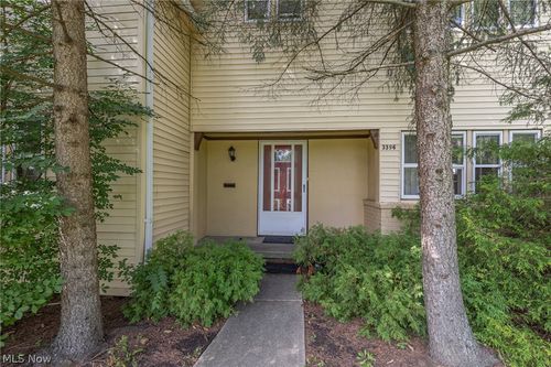 3396 Chalfant Rd, Shaker Heights, OH, 44120-3465 | Card Image