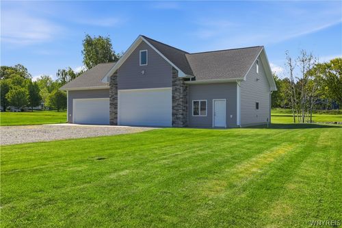 4652 Thilk Dr, Wilson, NY, 14172-9794 | Card Image