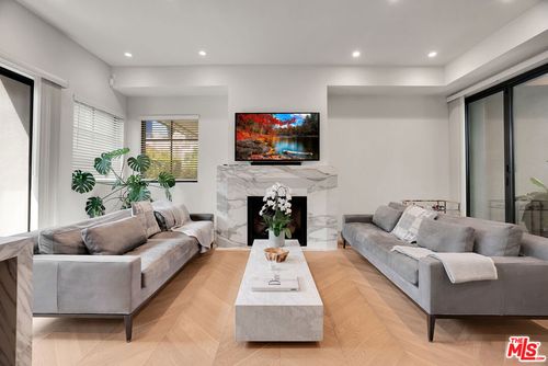 102-652 Huntley Dr, West Hollywood, CA, 90069-5007 | Card Image