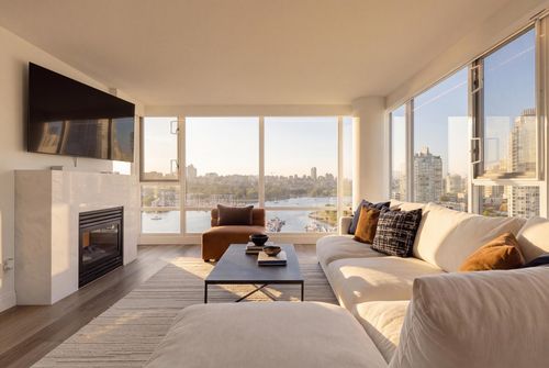 1707-1033 Marinaside Cres, Vancouver, BC, V6Z3A3 | Card Image