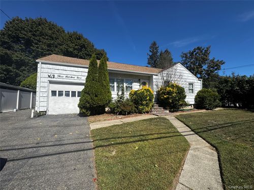 309 Hancock St, Brentwood, NY, 11717-2858 | Card Image