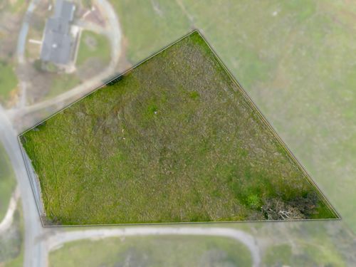 32750 Maverick Dr, Springville, CA, 93265-9647 | Card Image