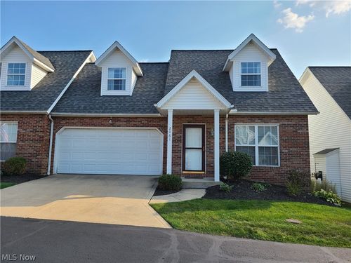 2061 Jennifer St, Akron, OH, 44313-4747 | Card Image