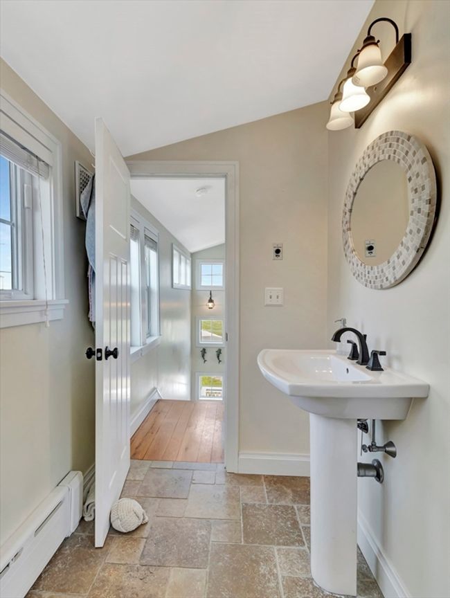 65 Holbrook Ave, House other with 1 bedrooms, 2 bathrooms and 4 parking in Hull MA | Image 18