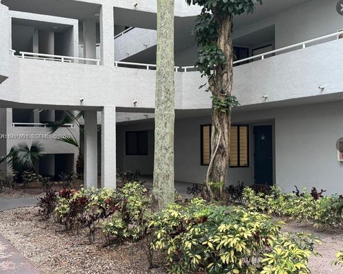 apt-102-8205 Sw 152nd Ave, Miami, FL, 33193-4070 | Card Image
