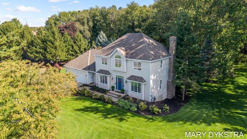 145 Bay Meadows Dr, Holland, MI, 49424-6601 | Card Image