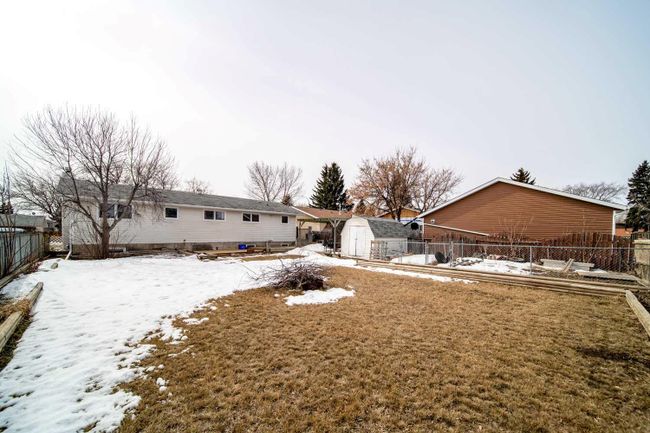 4218 54 Avenue, Home with 5 bedrooms, 3 bathrooms and 1 parking in Provost AB | Image 33