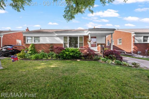 19712 Gaukler St, Saint Clair Shores, MI, 48080-3353 | Card Image