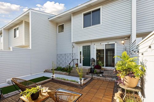 2244 Tower Ct, Woodbury, MN, 55125-1672 | Card Image