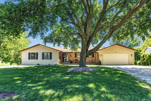 2851 Blue Jay Lane, Ashwaubenon, WI, 54313 | Card Image