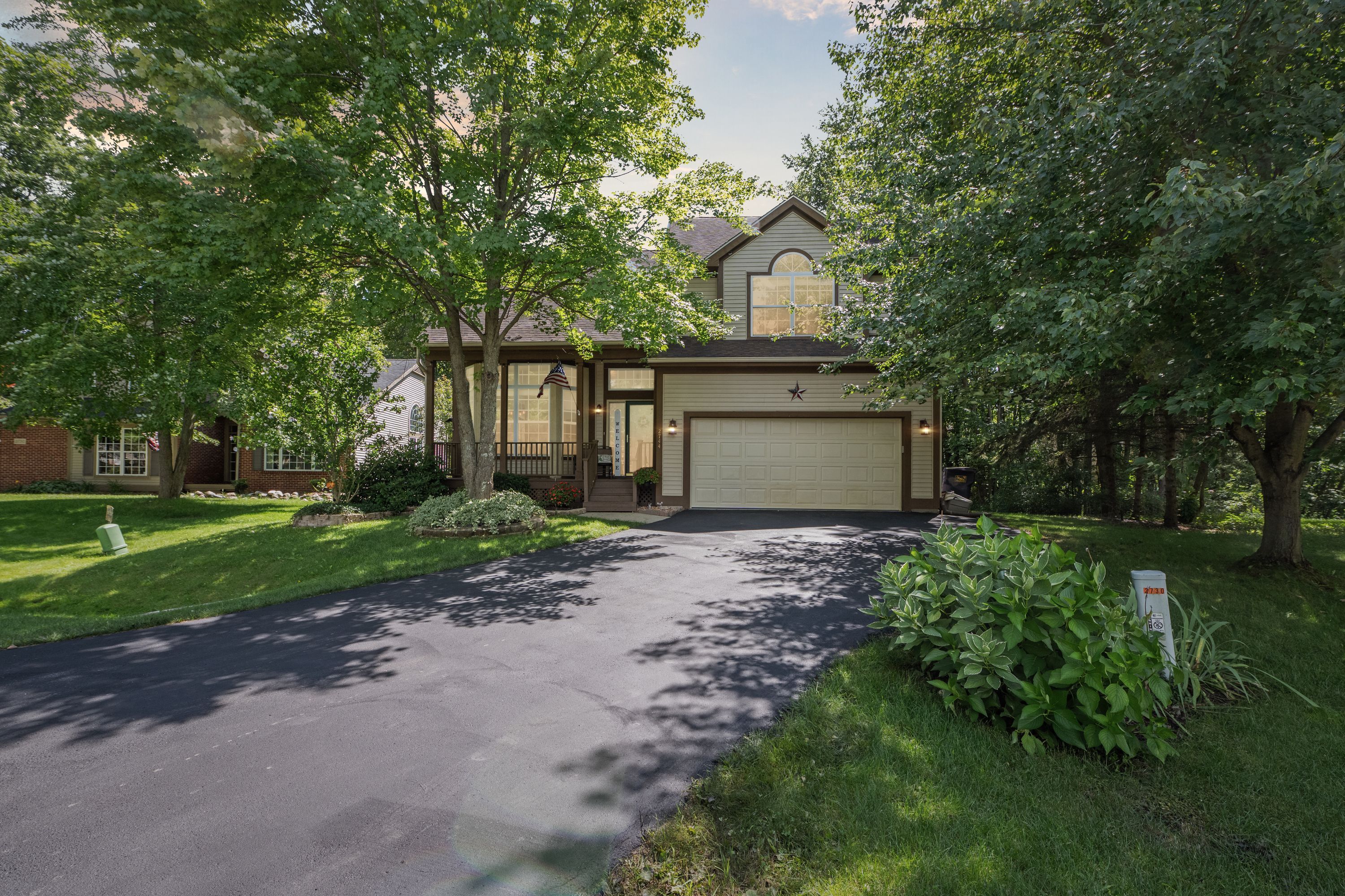 Court Ln, Howell, MI 48843