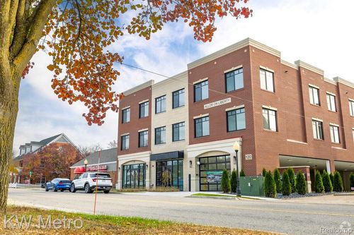 302-120 E Liberty St, Milford, MI, 48381-1955 | Card Image