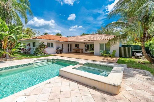 14610 Tarpon Dr, Coral Gables, FL, 33158-1818 | Card Image