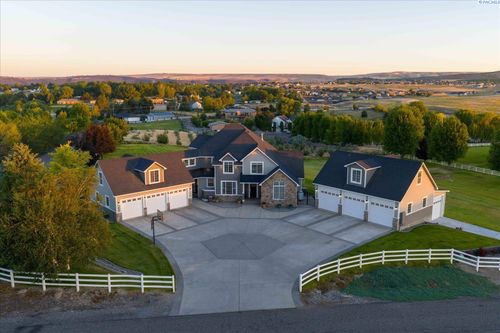 91903 E Holly Rd, Kennewick, WA, 99338-8318 | Card Image