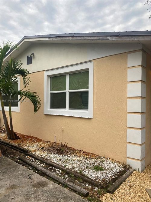 2735 Nw 6th Ct, Fort Lauderdale, FL, 33311-8660 | Card Image