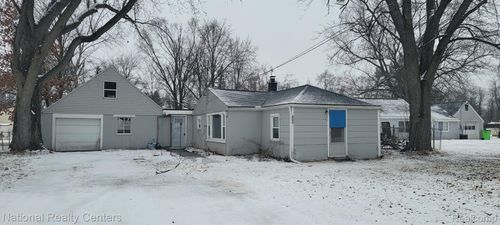 230 Center Ct, Napoleon, MI, 49261-9007 | Card Image