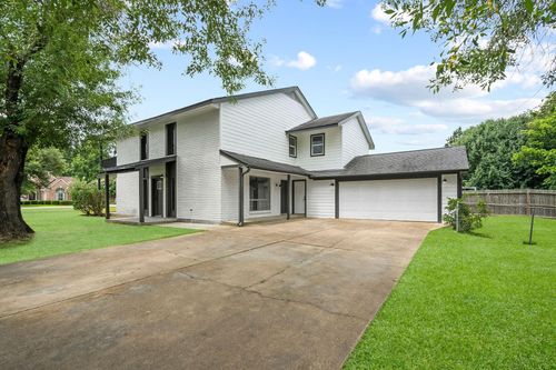 9645 Twin Shores Dr, Willis, TX, 77318-6660 | Card Image