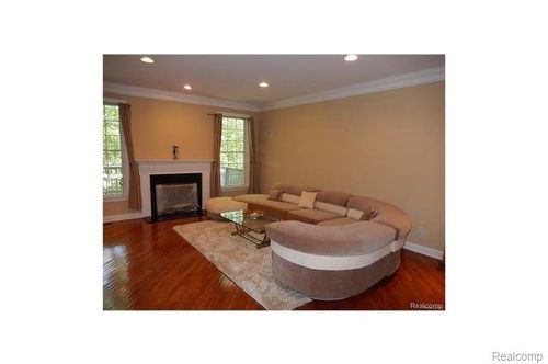 3-26458 Fieldstone Dr, Novi, MI, 48374-2153 | Card Image