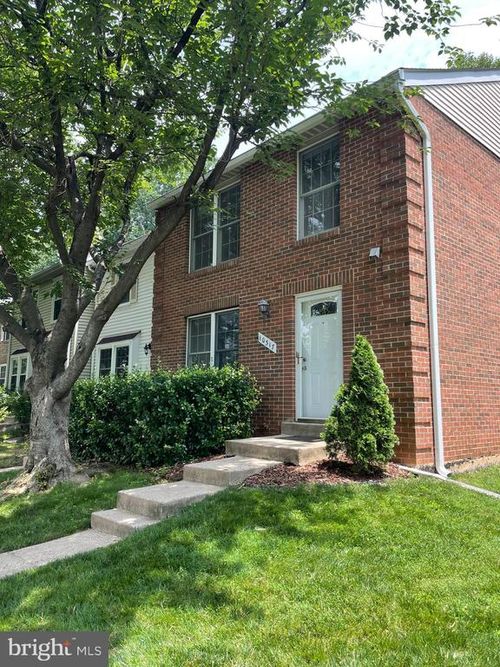 10317 Granite Creek Ln, OAKTON, VA, 22124-2722 | Card Image