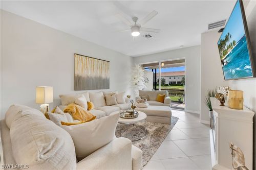 2543 Vine Ave, NAPLES, FL, 34120-5362 | Card Image