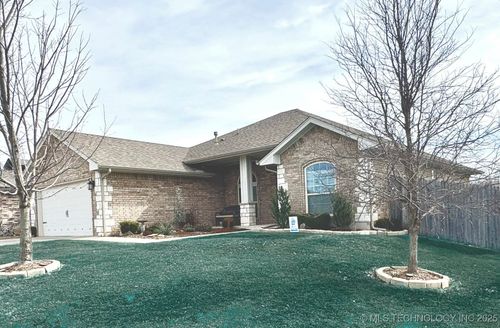 504 Laleh Ct, Norman, OK, 73072-8110 | Card Image