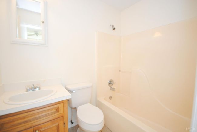 1114 Golden Leaf Rd, House other with 3 bedrooms, 2 bathrooms and null parking in Nathalie VA | Image 19