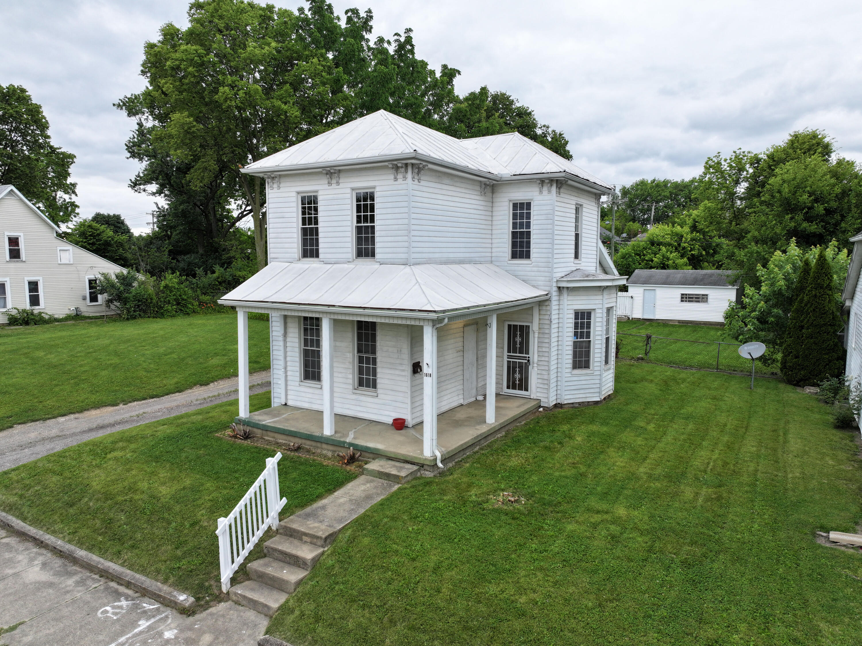Lexington Ave, Springfield, OH 45505
