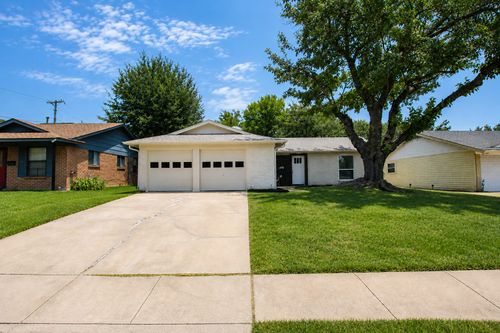 1014 Bunn Dr, Irving, TX, 75061-4118 | Card Image
