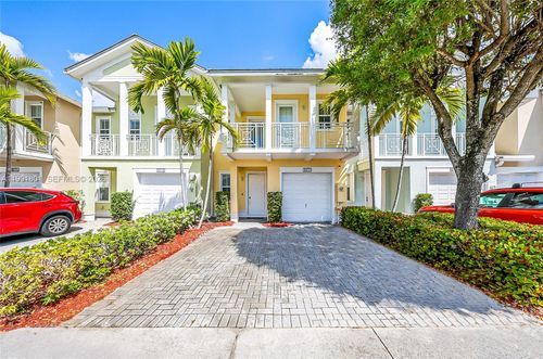 10711 Nw 75th Ln, Doral, FL, 33178-2199 | Card Image