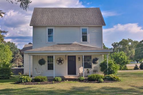 8015 S Bloomer St, Carson City, MI, 48811-9565 | Card Image