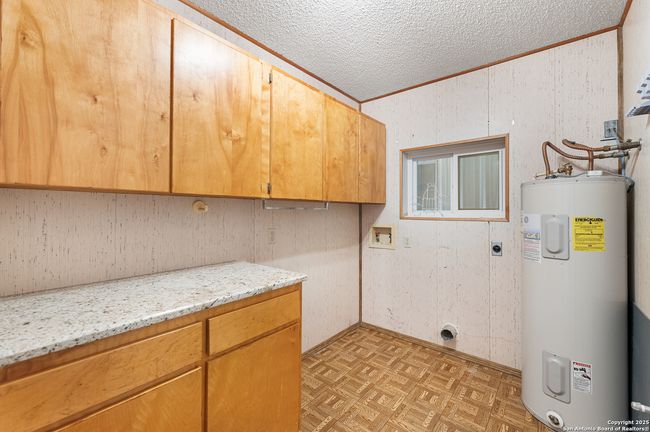 1015 Fm 2200 W, House other with 3 bedrooms, 3 bathrooms and null parking in Devine TX | Image 15