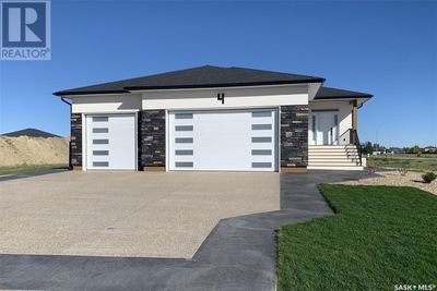 4 Huber Bay, House other with 5 bedrooms, 5 bathrooms and null parking in Emerald Park SK | Image 1